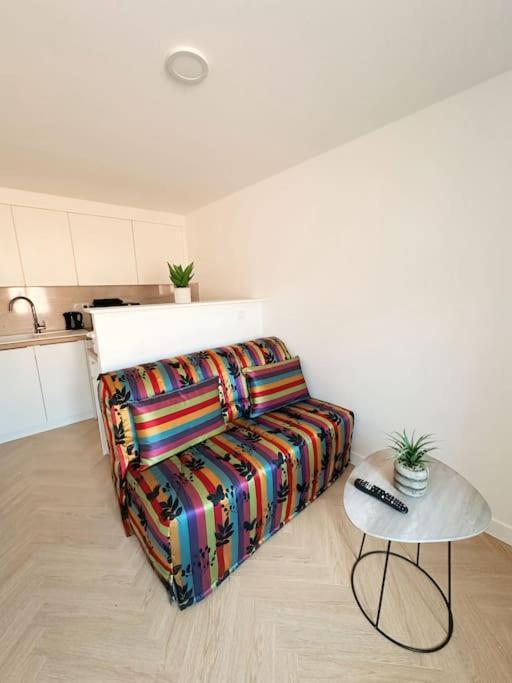 Le Studio - Cocon Scandinave - Parking Gratuit Pont-de-Veyle Exterior foto